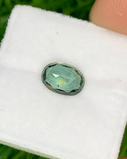 Natural Bi Color Sapphire 1.29 Carat 7.7x5.5 MM Oval Shape Faceted Gemstone