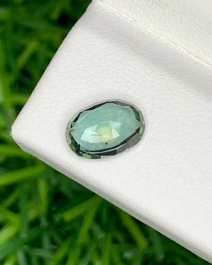 Natural Bi Color Sapphire 1.29 Carat 7.7x5.5 MM Oval Shape Faceted Gemstone