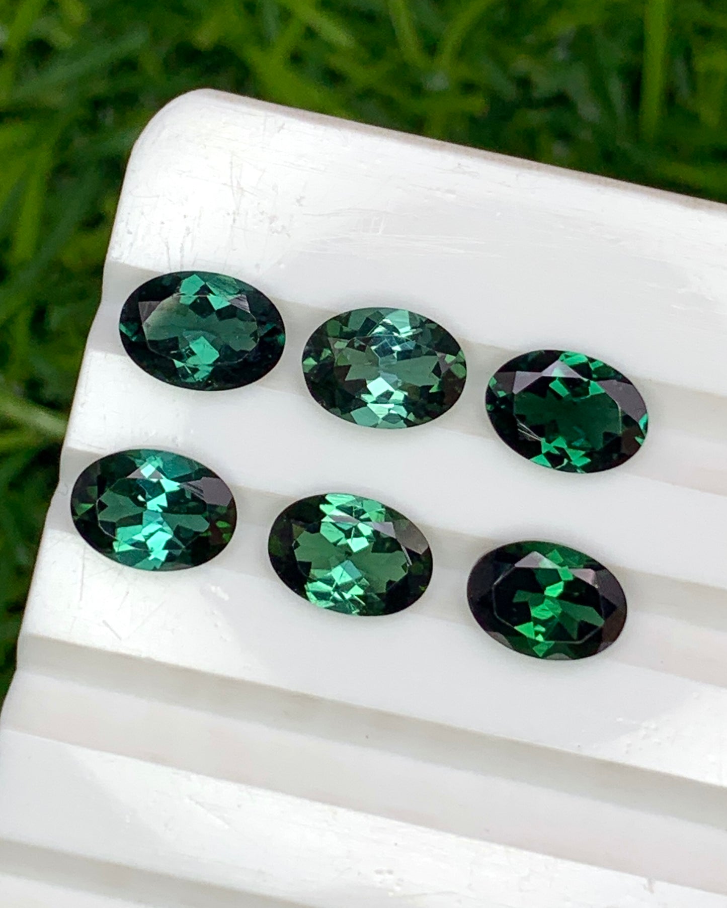 Natural Green Tourmaline Lot 4.66 Carat 7x5 MM Oval Shape Faceted Gemstone 6 Piece Lot