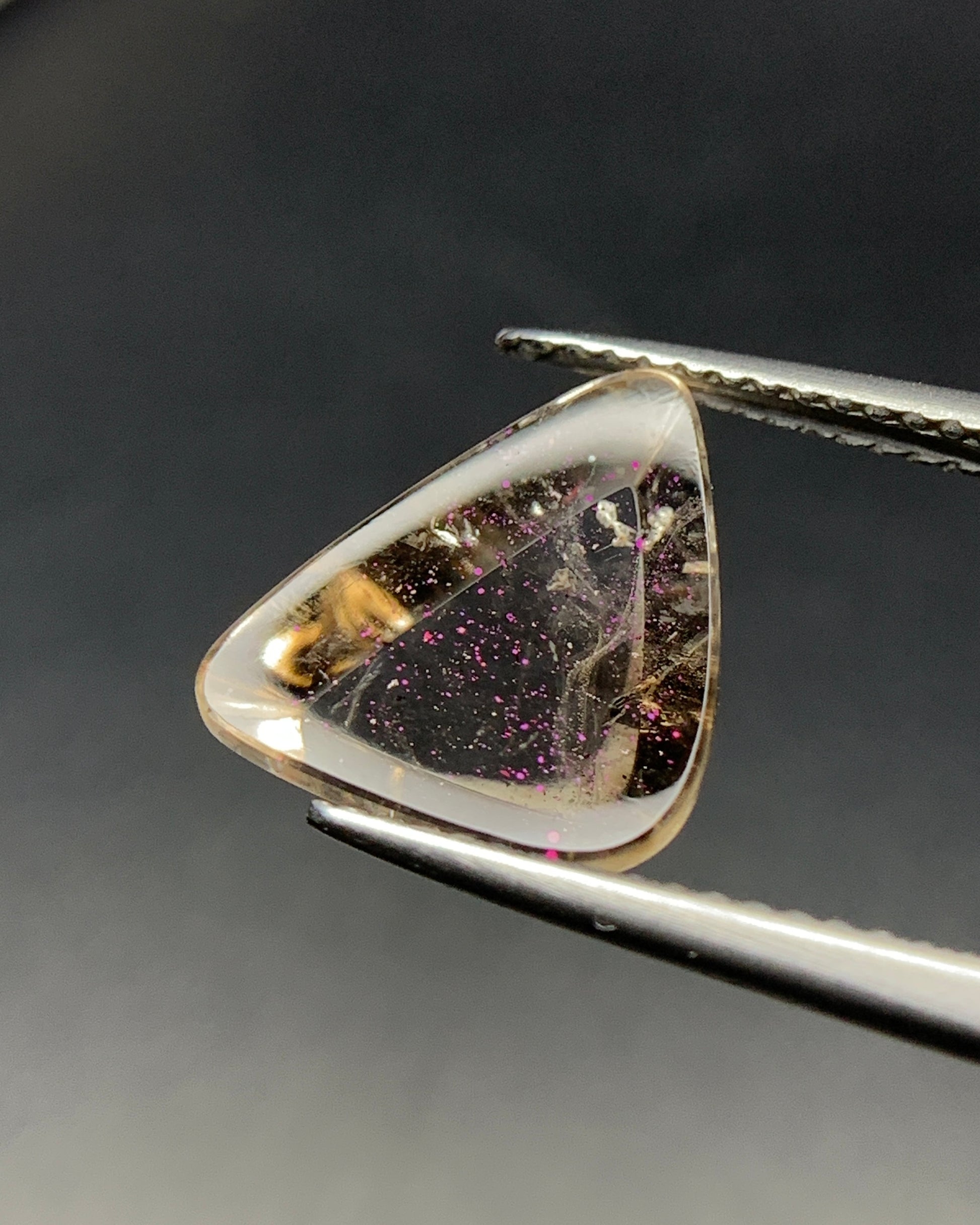 Natural Rare Pink Fire Quartz 3.84 Carat 13.3x10x4.2 MM Freeform Shape Covellite Quartz Gemstone from Brazil 