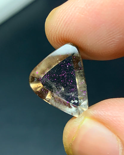Natural Rare Pink Fire Quartz 3.84 Carat 13.3x10x4.2 MM Freeform Shape Covellite Quartz Gemstone from Brazil 