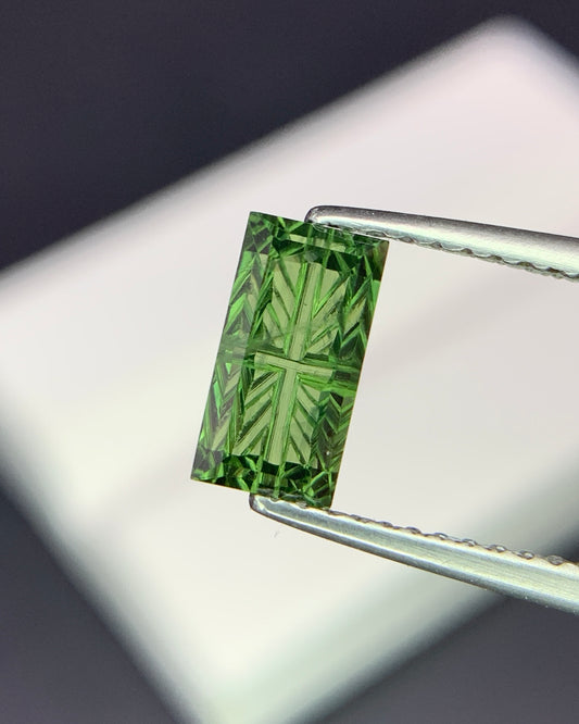 Natural Green Sapphire 1.37 Carat 7.9x4.2 MM Baguette Shape Starbrite Cut Faceted Gemstone 