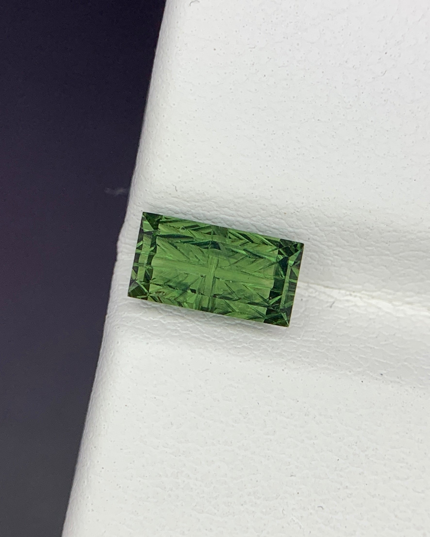 Natural Green Sapphire 1.37 Carat 7.9x4.2 MM Baguette Shape Starbrite Cut Faceted Gemstone 