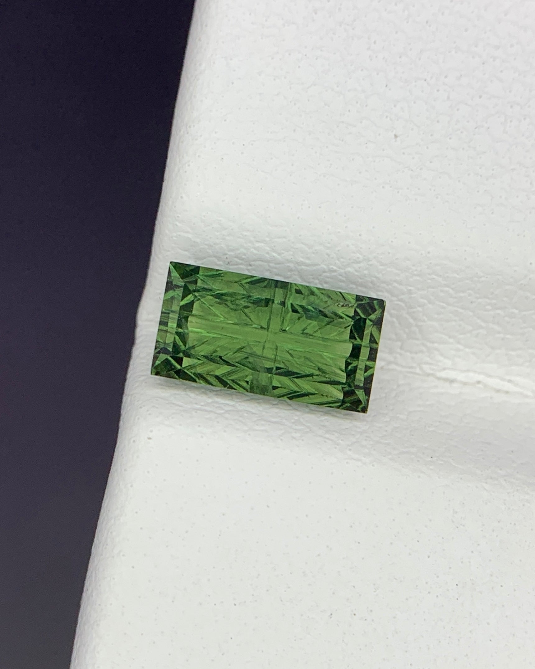 Natural Green Sapphire 1.37 Carat 7.9x4.2 MM Baguette Shape Starbrite Cut Faceted Gemstone 