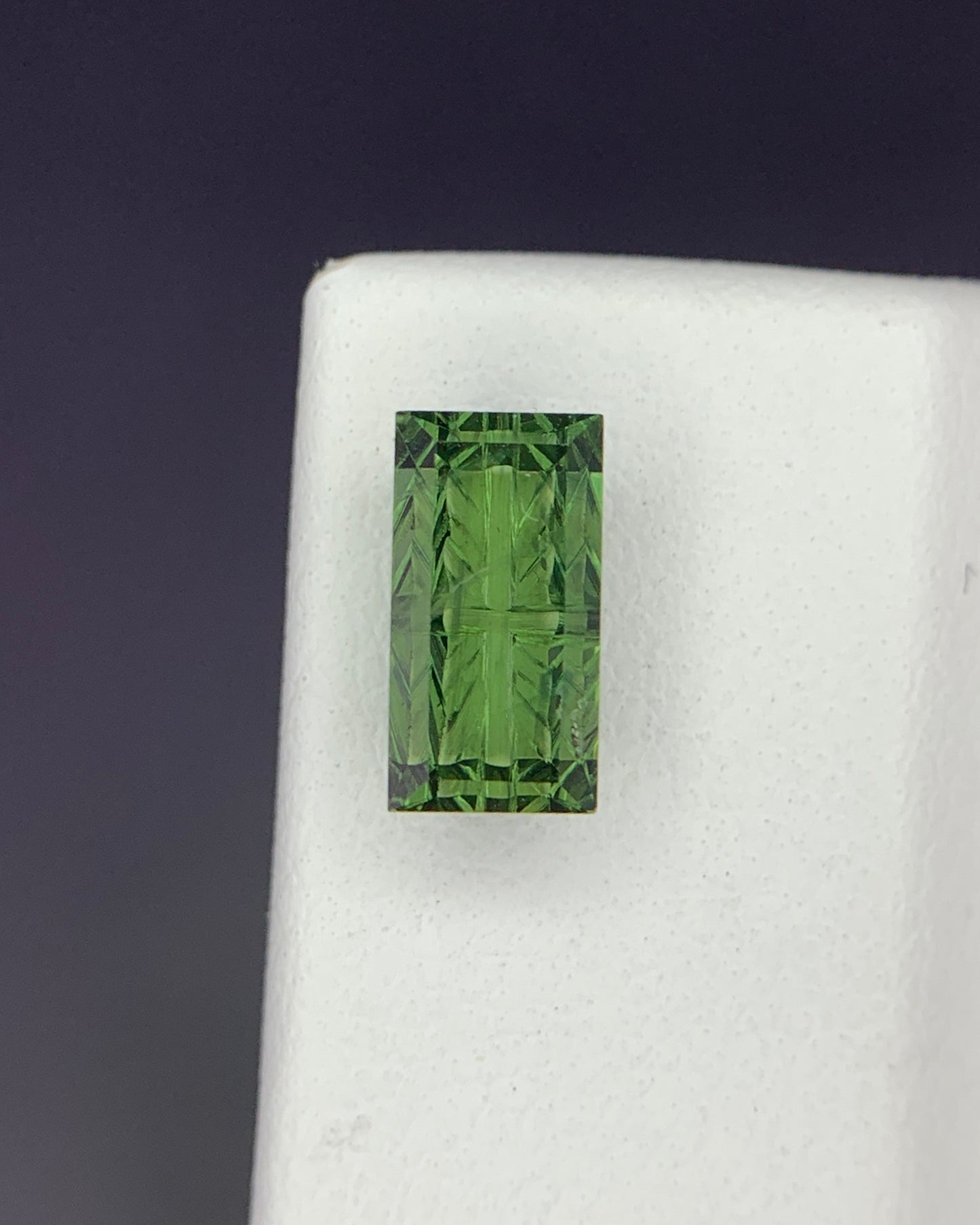 Natural Green Sapphire 1.37 Carat 7.9x4.2 MM Baguette Shape Starbrite Cut Faceted Gemstone 