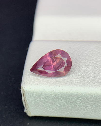 Natural Pink Sapphire 0.90 Carat 7.8x5 MM Pear Shape Faceted IGI Certified Gemstone