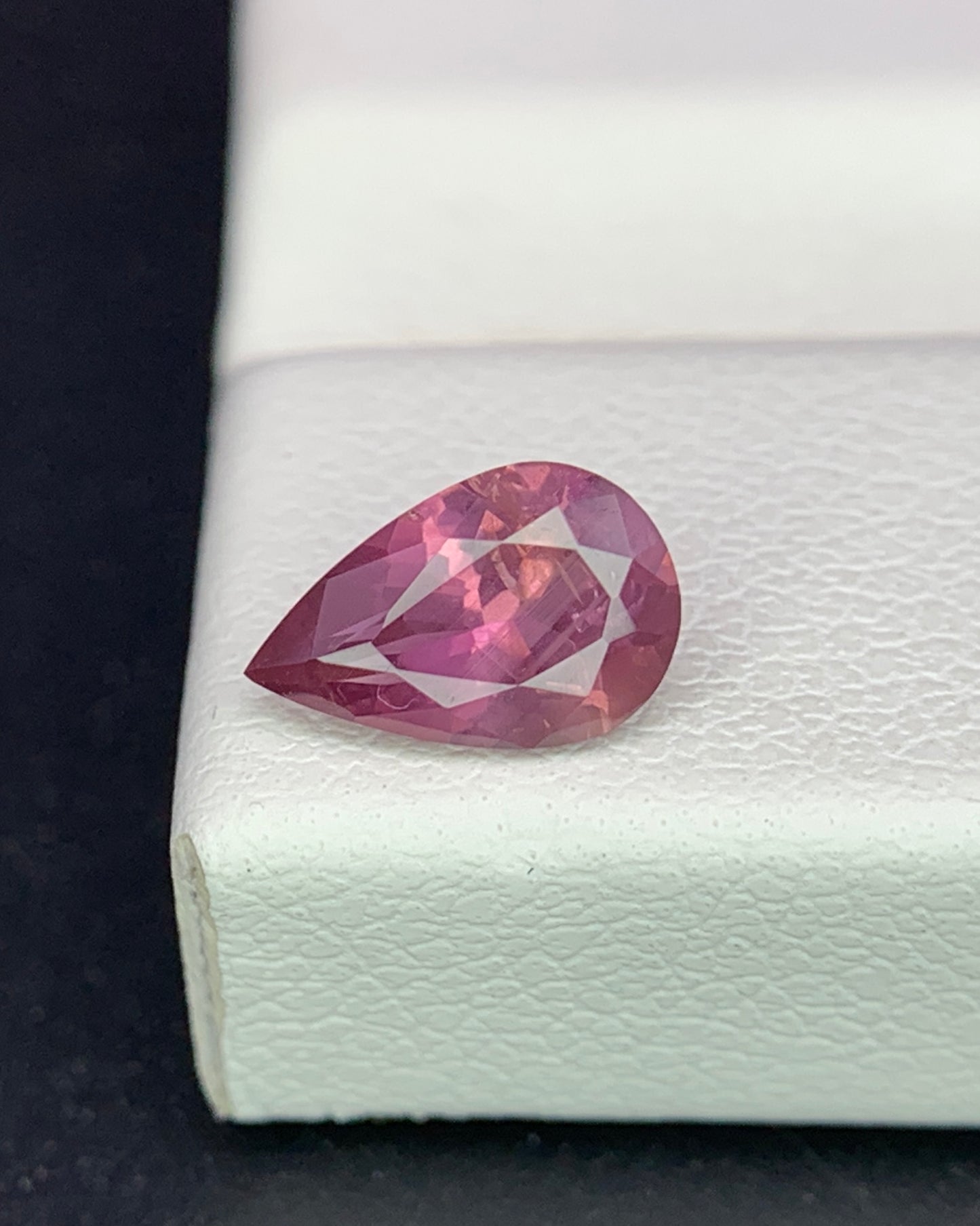 Natural Pink Sapphire 0.90 Carat 7.8x5 MM Pear Shape Faceted IGI Certified Gemstone