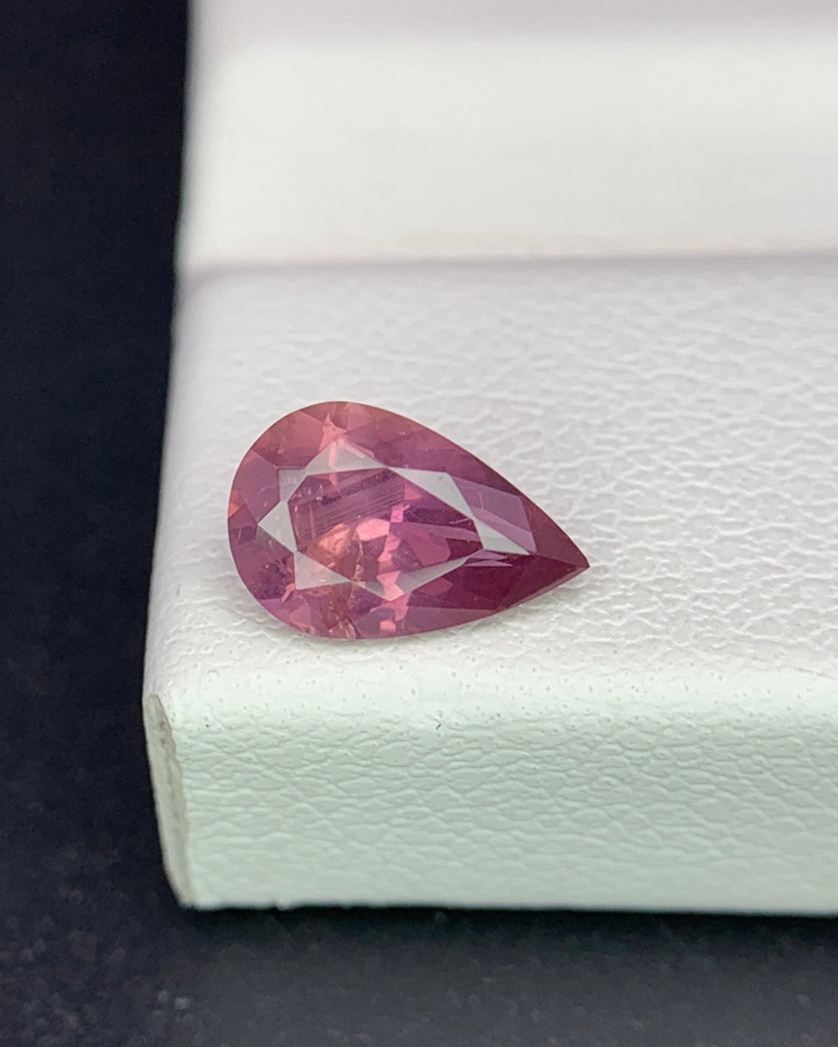 Natural Pink Sapphire 0.90 Carat 7.8x5 MM Pear Shape Faceted IGI Certified Gemstone