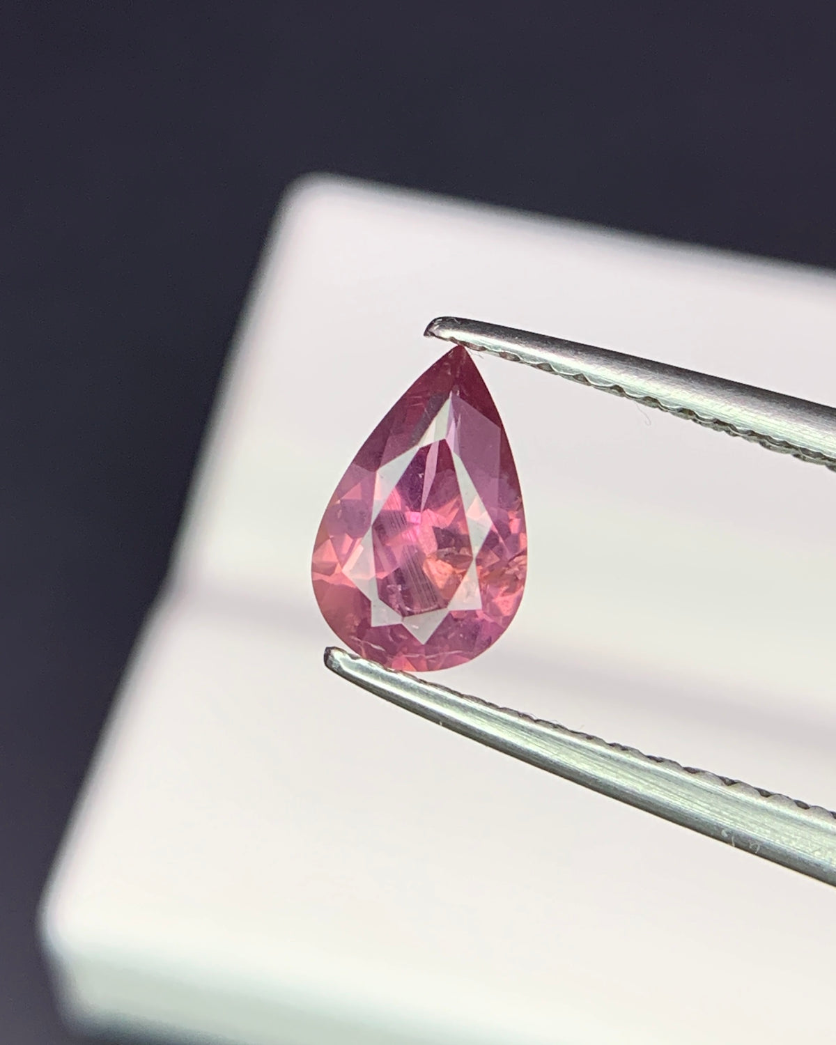 Natural Pink Sapphire 0.90 Carat 7.8x5 MM Pear Shape Faceted IGI Certified Gemstone