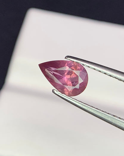 Natural Pink Sapphire 0.90 Carat 7.8x5 MM Pear Shape Faceted IGI Certified Gemstone