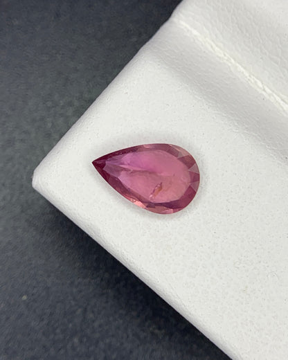 Natural Pink Sapphire 0.90 Carat 7.8x5 MM Pear Shape Faceted IGI Certified Gemstone
