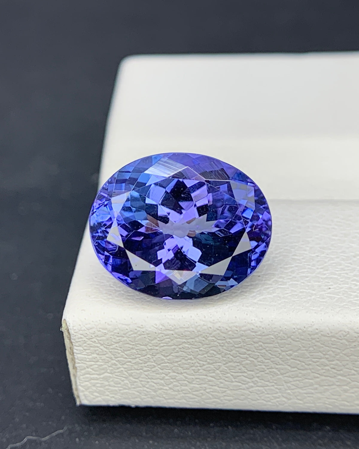 Natural Bi Color Tanzanite 5.21 Carat 12x9.7 MM Oval Shape Faceted Gemstone