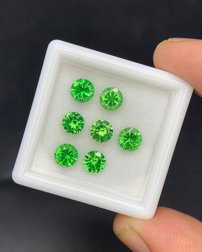 Natural Tsavorite Garnet 2.80 Carat 4.5-4.8 MM Round Shape Diamond Cut Faceted Gemstone 7 Piece Lot
