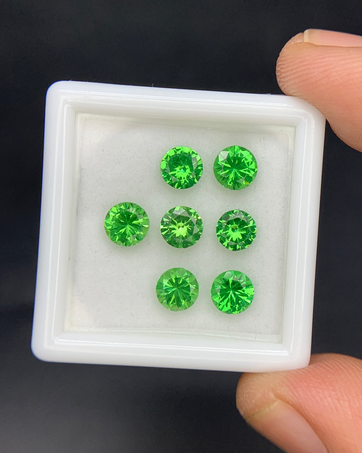 Natural Tsavorite Garnet 2.80 Carat 4.5-4.8 MM Round Shape Diamond Cut Faceted Gemstone 7 Piece Lot