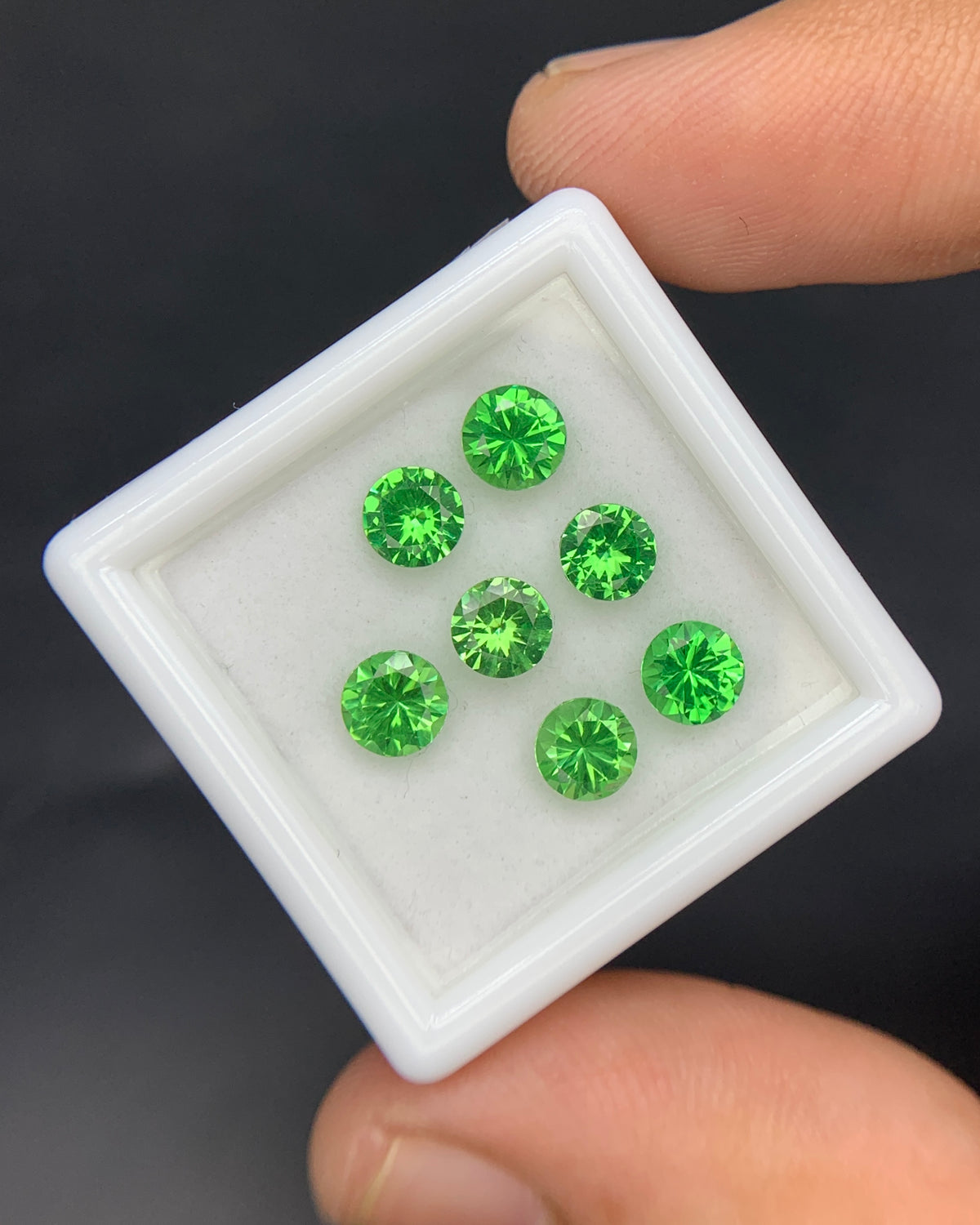 Natural Tsavorite Garnet 2.80 Carat 4.5-4.8 MM Round Shape Diamond Cut Faceted Gemstone 7 Piece Lot