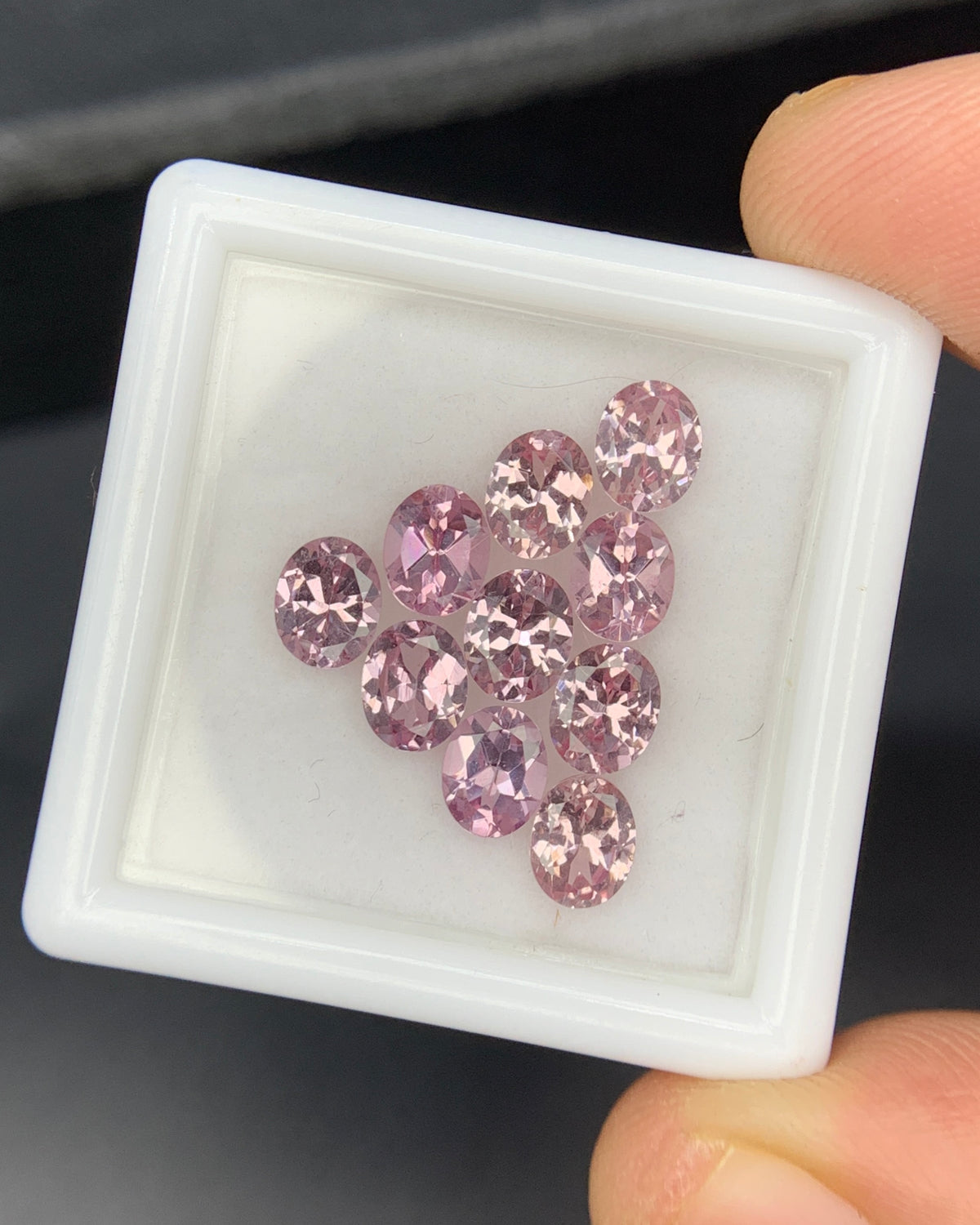 Natural Rare Dragon Garnet / Fluorescent Chromium Vanadium Malaya Garnet Lot 4.05 Carat 5x4 MM Oval Shape Faceted Gemstone 10 Piece Lot