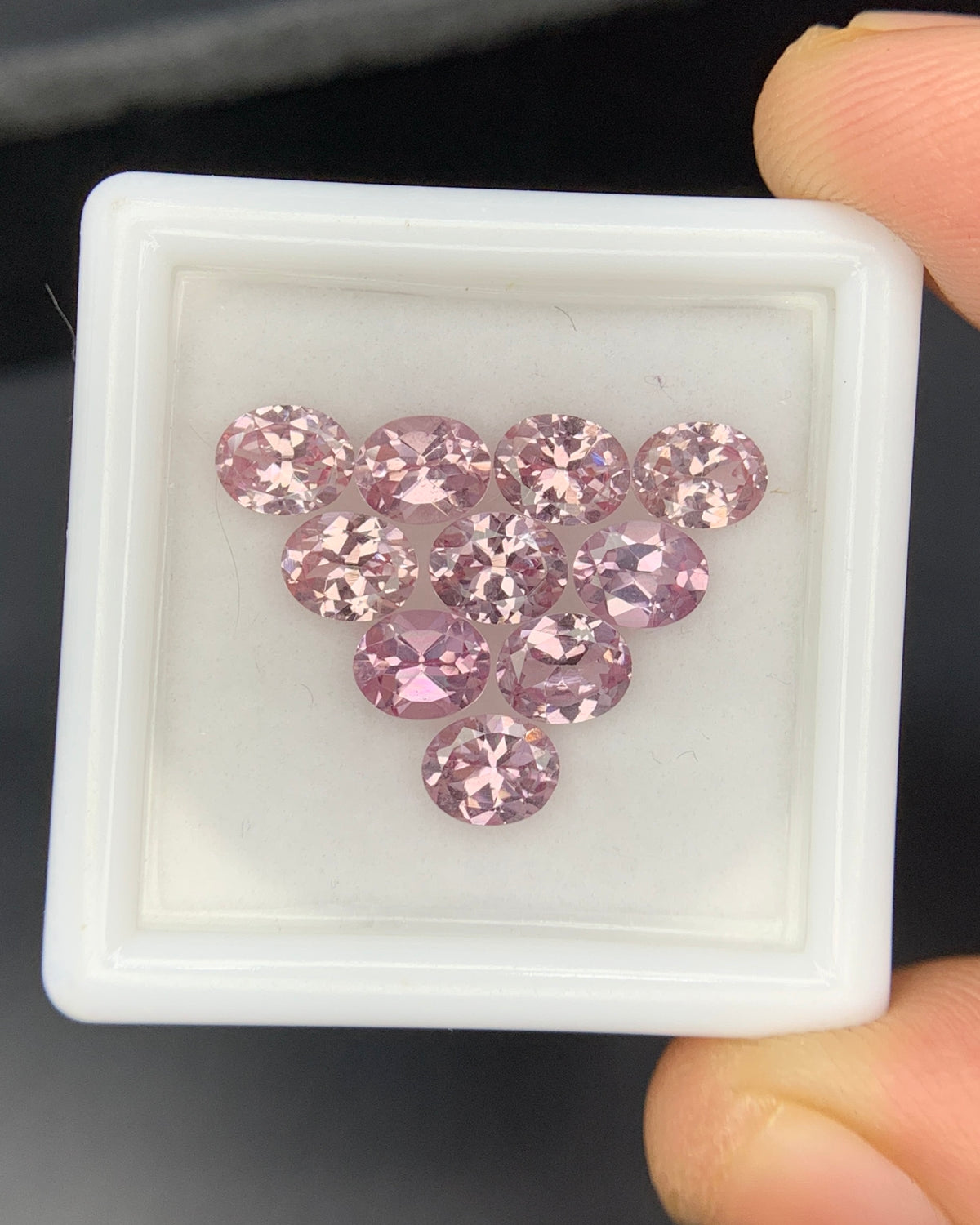 Natural Rare Dragon Garnet / Fluorescent Chromium Vanadium Malaya Garnet Lot 4.05 Carat 5x4 MM Oval Shape Faceted Gemstone 10 Piece Lot