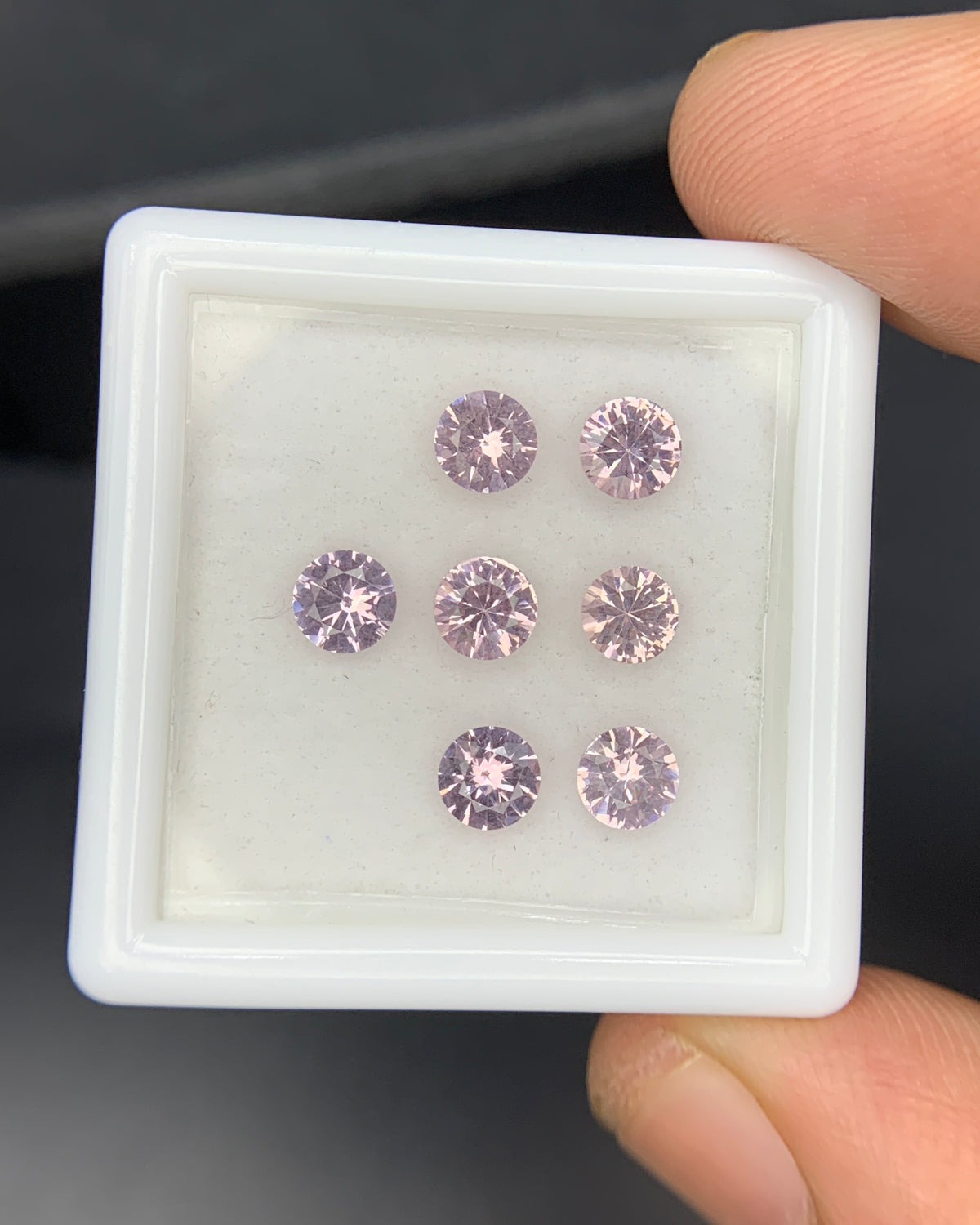 Natural Rare Dragon Garnet / Fluorescent Chromium Vanadium Malaya Garnet Lot 1.79 Carat 4x4 MM Round Shape Faceted Gemstone 7 Piece Lot 