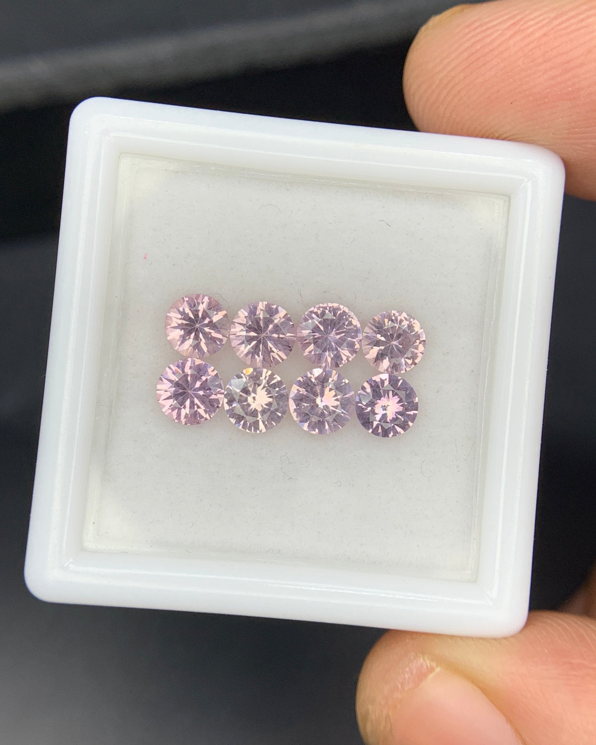Natural Rare Dragon Garnet / Fluorescent Chromium Vanadium Malaya Garnet Lot 2.03 Carat 4x4 MM Round Shape Faceted Gemstone 8 Piece Lot