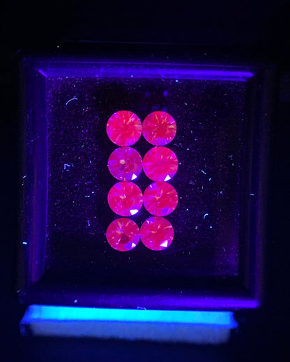 Natural Rare Dragon Garnet / Fluorescent Chromium Vanadium Malaya Garnet Lot 2.03 Carat 4x4 MM Round Shape Faceted Gemstone 8 Piece Lot