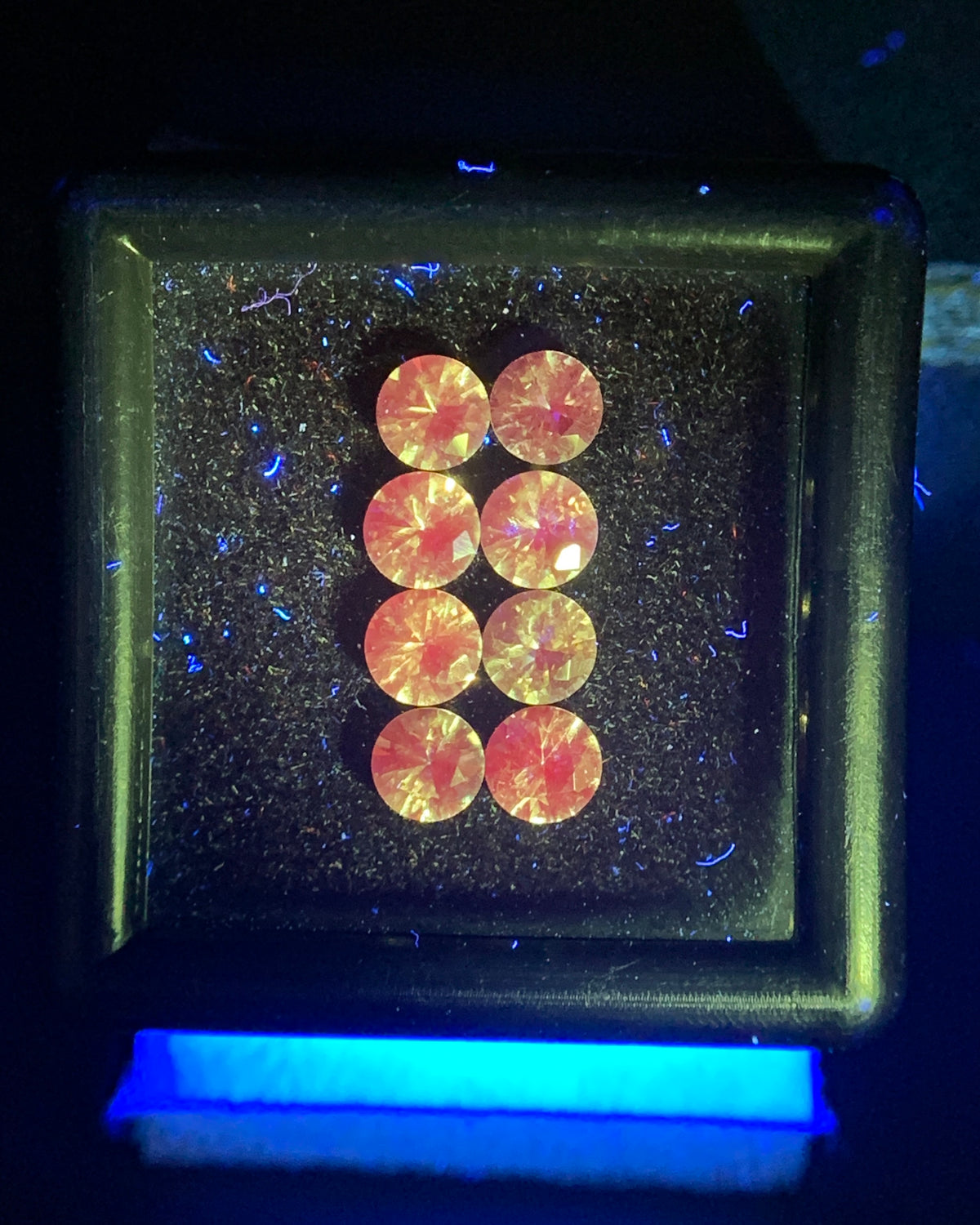 Natural Rare Dragon Garnet / Fluorescent Chromium Vanadium Malaya Garnet Lot 2.03 Carat 4x4 MM Round Shape Faceted Gemstone 8 Piece Lot