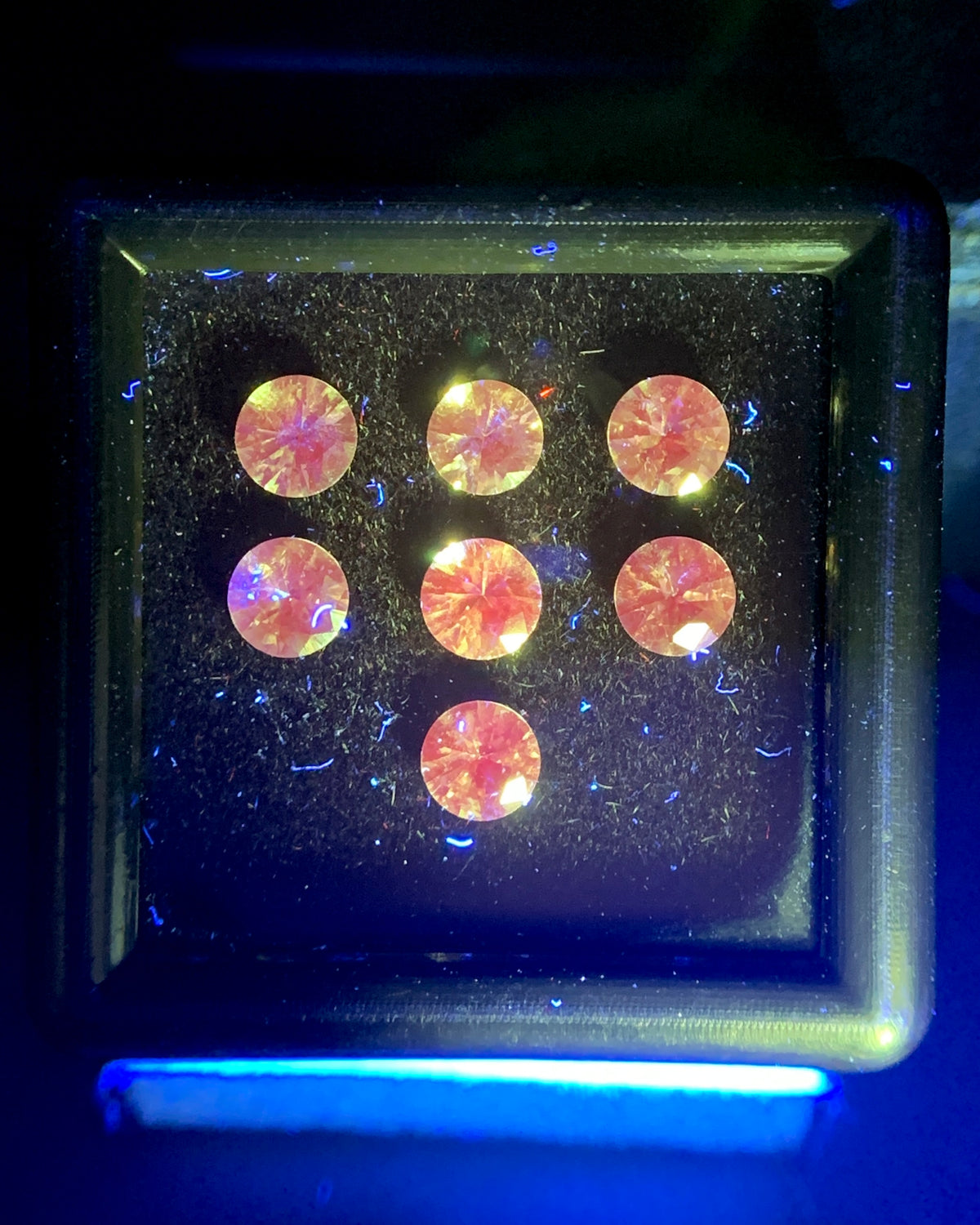 Natural Rare Dragon Garnet / Fluorescent Chromium Vanadium Malaya Garnet Lot 1.79 Carat 4x4 MM Round Shape Faceted Gemstone 7 Piece Lot 