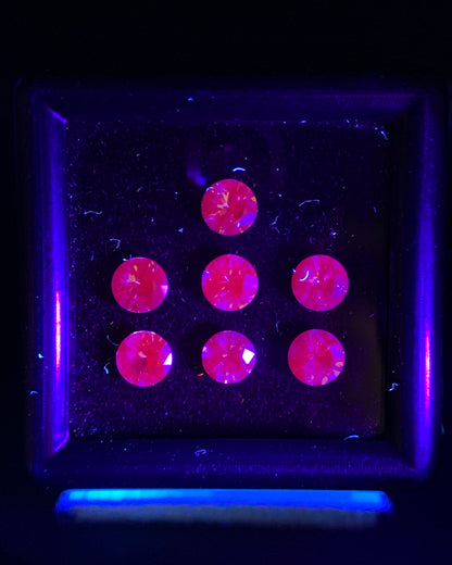 Natural Rare Dragon Garnet / Fluorescent Chromium Vanadium Malaya Garnet Lot 1.79 Carat 4x4 MM Round Shape Faceted Gemstone 7 Piece Lot 