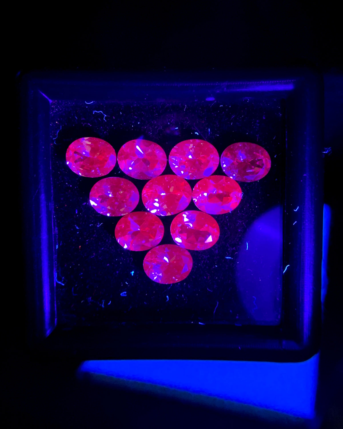 Natural Rare Dragon Garnet / Fluorescent Chromium Vanadium Malaya Garnet Lot 4.05 Carat 5x4 MM Oval Shape Faceted Gemstone 10 Piece Lot