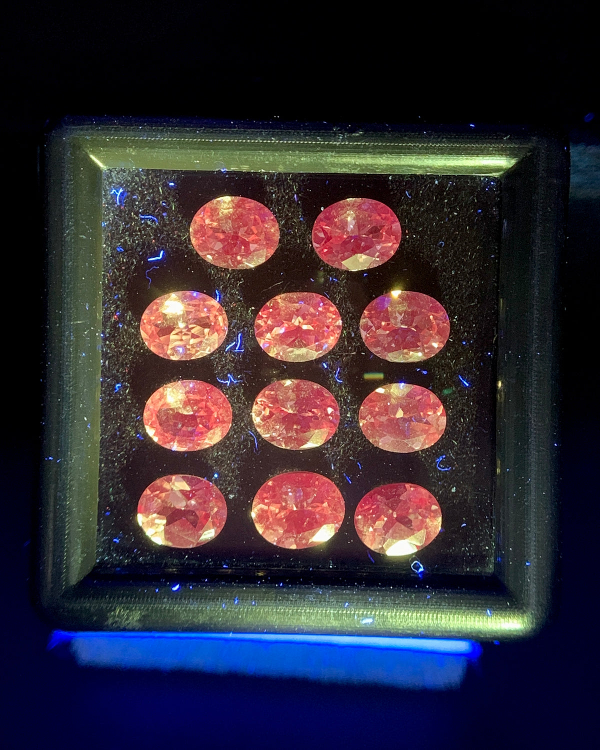 Natural Rare Dragon Garnet / Fluorescent Chromium Vanadium Malaya Garnet Lot 4.70 Carat 5x4 MM Oval Shape Faceted Gemstone 11 Piece Lot