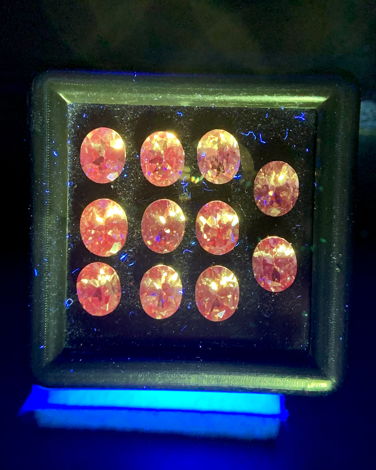 Natural Rare Dragon Garnet / Fluorescent Chromium Vanadium Malaya Garnet Lot 4.70 Carat 5x4 MM Oval Shape Faceted Gemstone 11 Piece Lot