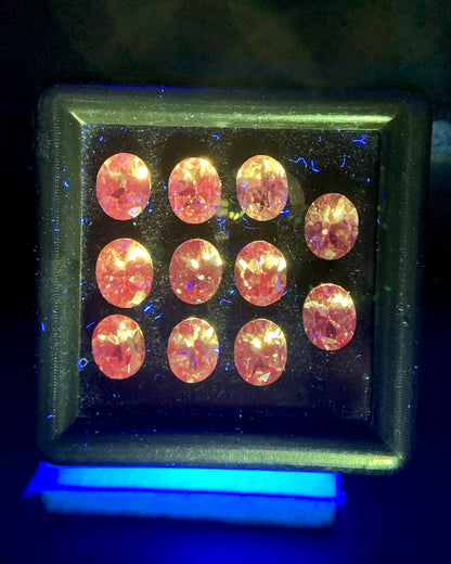 Natural Rare Dragon Garnet / Fluorescent Chromium Vanadium Malaya Garnet Lot 4.70 Carat 5x4 MM Oval Shape Faceted Gemstone 11 Piece Lot