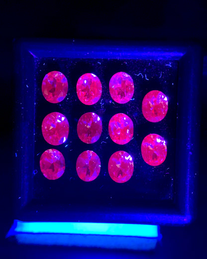 Natural Rare Dragon Garnet / Fluorescent Chromium Vanadium Malaya Garnet Lot 4.70 Carat 5x4 MM Oval Shape Faceted Gemstone 11 Piece Lot