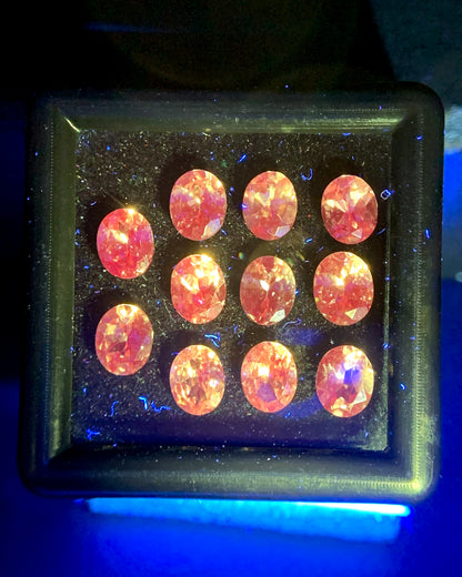 Natural Rare Dragon Garnet / Fluorescent Chromium Vanadium Malaya Garnet Lot 4.70 Carat 5x4 MM Oval Shape Faceted Gemstone 11 Piece Lot