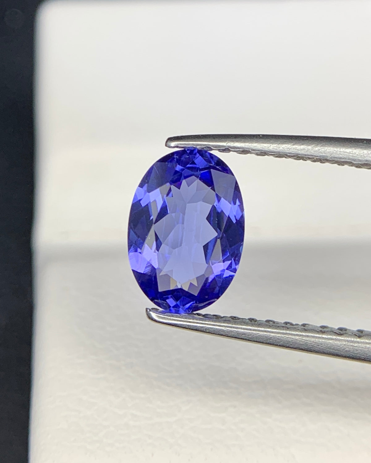 Natural AAA Blue Tanzanite 0.92 Carat 7.7x5.5x3 MM Oval Shape Faceted Gemstone 