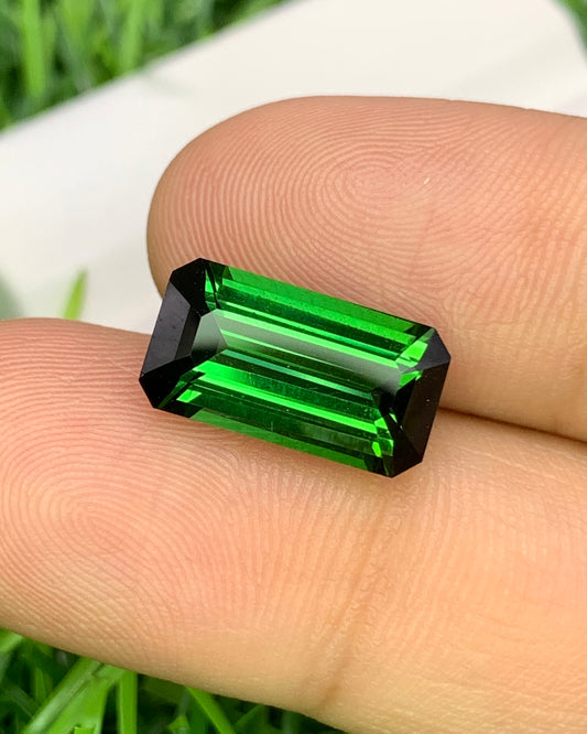 Natural Green Tourmaline 4.76 Carat 14x7.5 MM Octagon Shape Faceted Gemstone