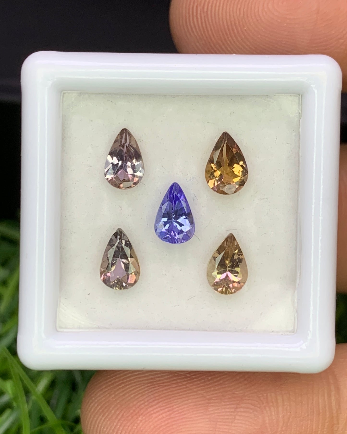 Natural Unheated Bi Color Tanzanite Lot 2.05 Carat 6x4 MM (Approx) Pear Shape Faceted Gemstone 5 Piece Lot