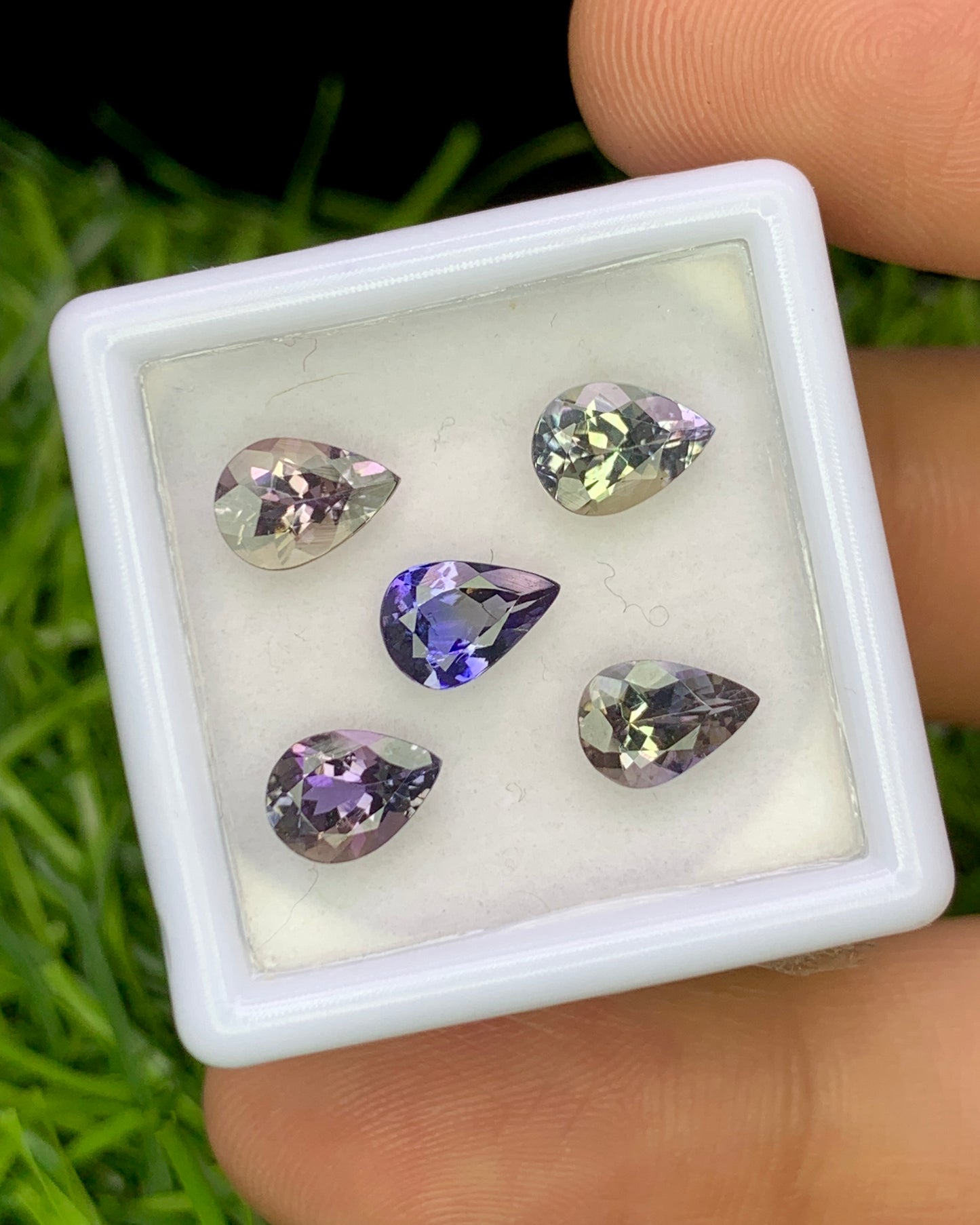 Natural Unheated Bi Color Tanzanite Lot 3.57 Carat 7x5 MM (Approx) Pear Shape Faceted Gemstone 5 Piece Lot