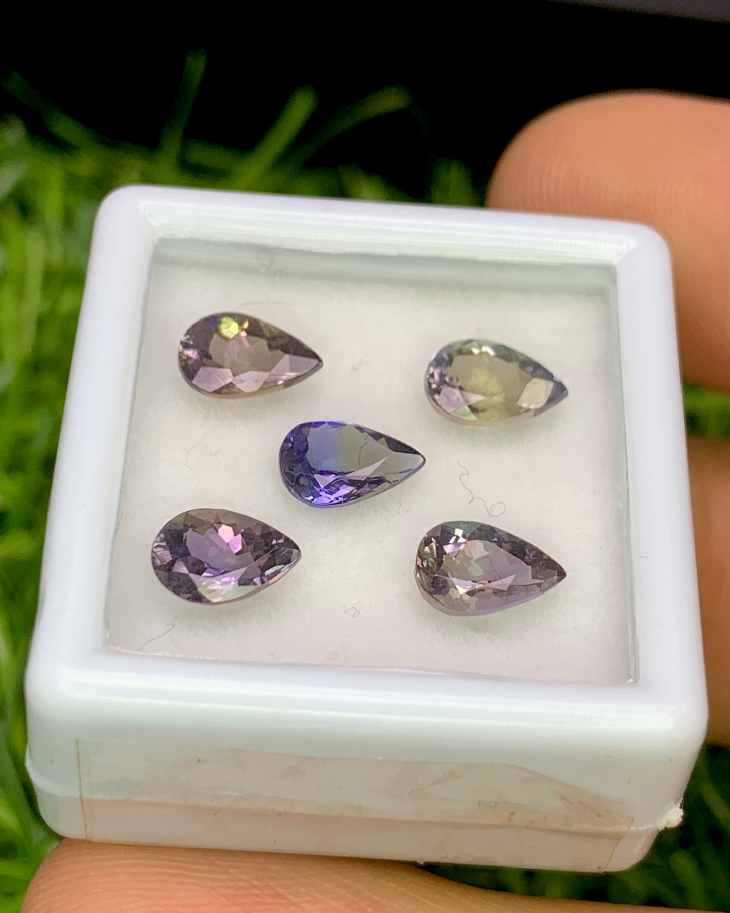Natural Unheated Bi Color Tanzanite Lot 3.57 Carat 7x5 MM (Approx) Pear Shape Faceted Gemstone 5 Piece Lot