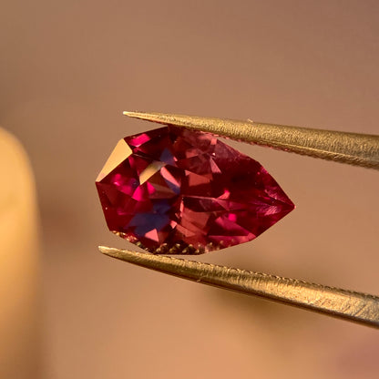 Natural Color Change Garnet 1.20 Carat 8.7x5.6 MM Fancy Shape Faceted Gemstone