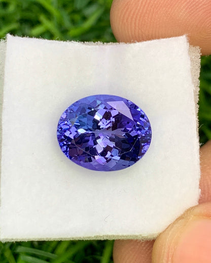 Natural Bi Color Tanzanite 5.21 Carat 12x9.7 MM Oval Shape Faceted Gemstone