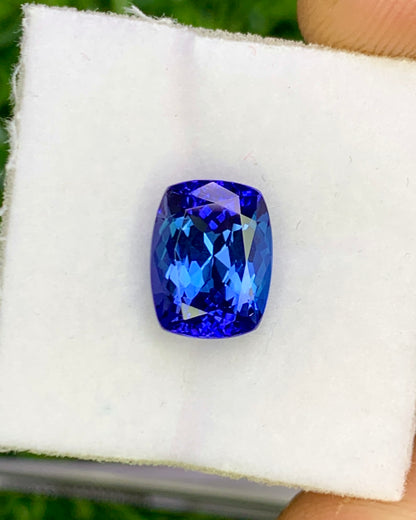 Natural Flawless Bi Color Tanzanite 2.82 Carat 9x7 MM Cushion Shape Faceted Gemstone