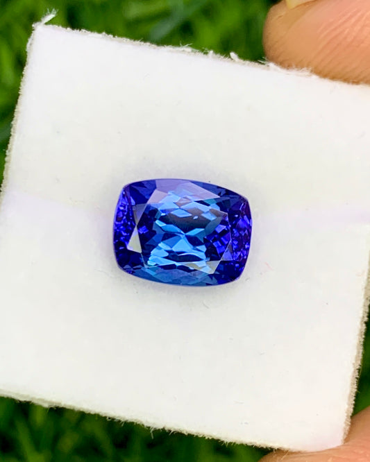 Natural Flawless Bi Color Tanzanite 2.82 Carat 9x7 MM Cushion Shape Faceted Gemstone