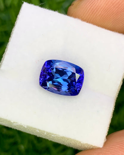 Natural Flawless Bi Color Tanzanite 2.82 Carat 9x7 MM Cushion Shape Faceted Gemstone