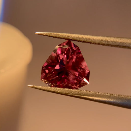 Natural Color Change Garnet 1.10 Carat 6.5x6.5 MM Trillion Shape Faceted Gemstone