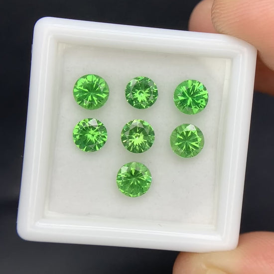 Natural Tsavorite Garnet 2.80 Carat 4.5-4.8 MM Round Shape Diamond Cut Faceted Gemstone 7 Piece Lot