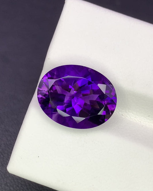 Natural Bi Color Amethyst 6.92 Carat 14.7x11.5 MM Oval Shape Faceted Gemstone