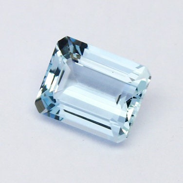 Natural Flawless Aquamarine 3.25 Carat 10x8 MM Octagon Shape Faceted Gemstone