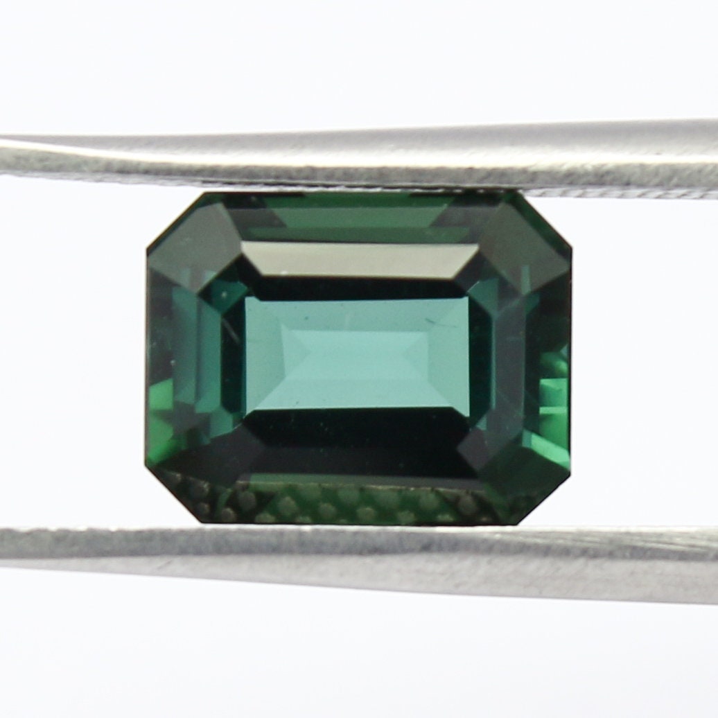 Natural green Tourmaline 2.47 Carat 9x7 MM Octagon Shape Faceted Gemstone