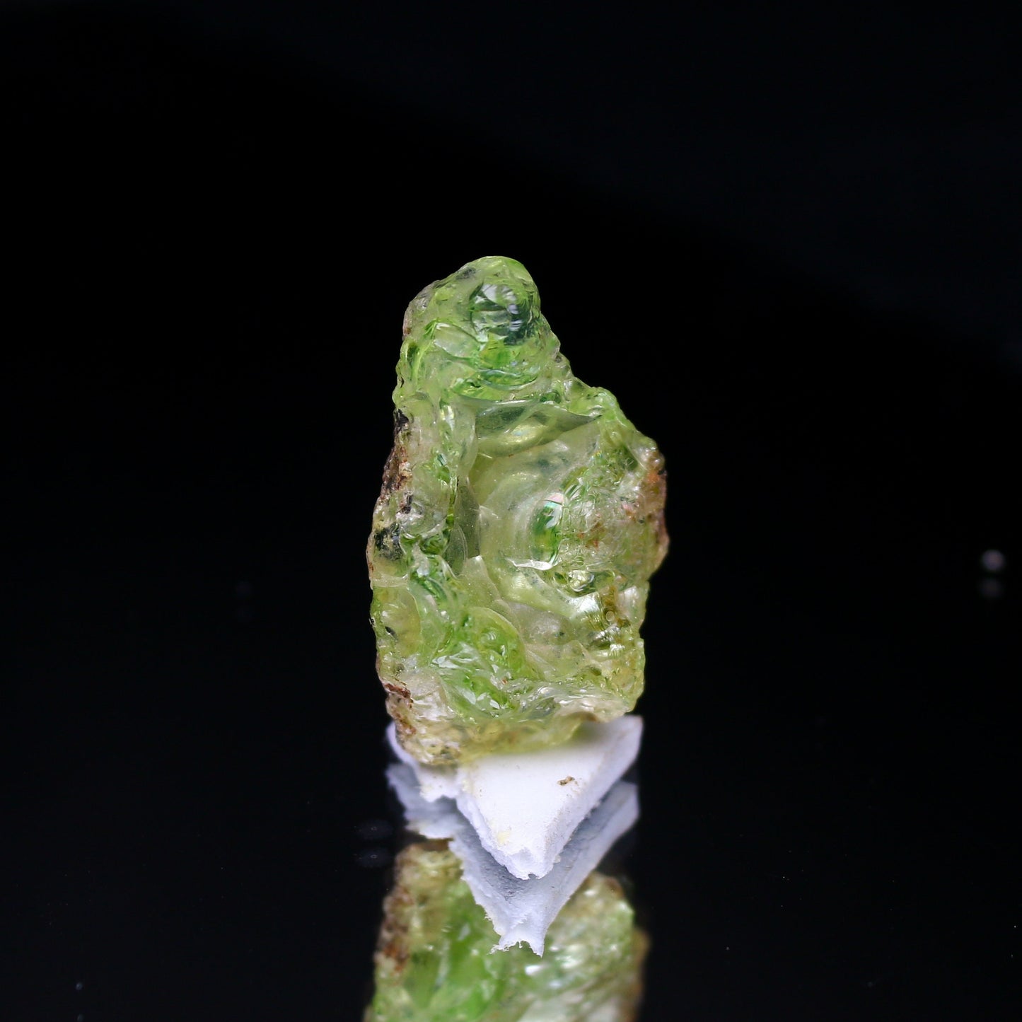 Natural Rare Daylight Fluorescent Hyalite Opal Specimen Rough 12.74 Carat Color Change Gemstone