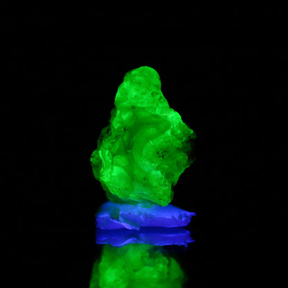 Natural Rare Daylight Fluorescent Hyalite Opal Specimen Rough 12.74 Carat Color Change Gemstone